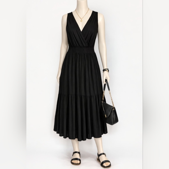 White Stag Dresses & Skirts - White Stage Black Sleeveless Cinched Waist Dress